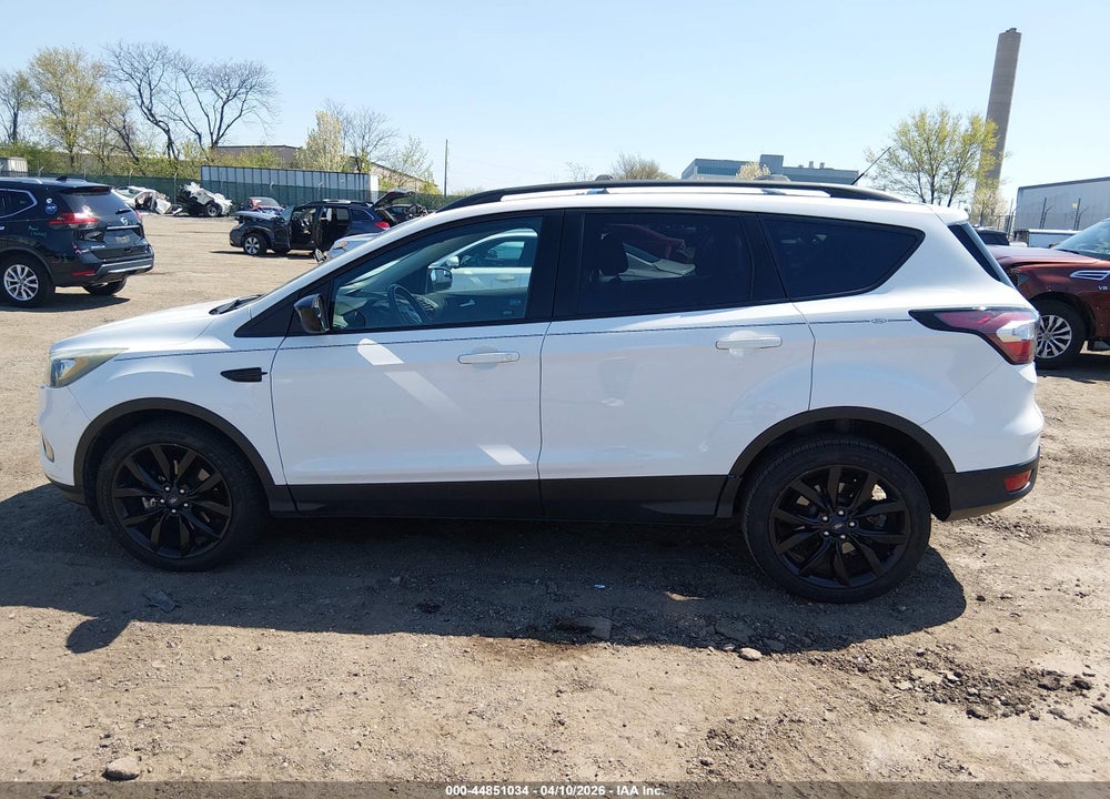 2017 FORD ESCAPE SE VIN: 1FMCU9GD1HUC21301