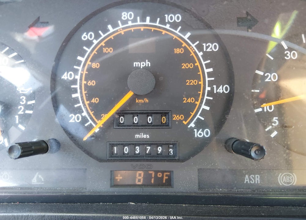 1992 MERCEDES-BENZ 500 SL VIN: WDBFA66E4NF043935