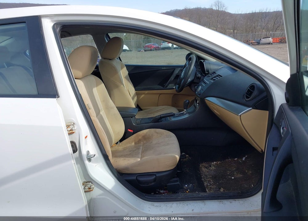2010 MAZDA 3 I TOURING VIN: JM1BL1SG8A1157156