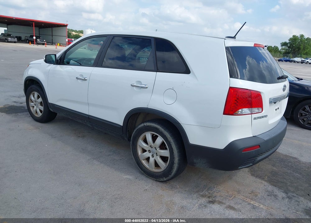 2013 KIA SORENTO LX VIN: 5XYKT4A16DG418352