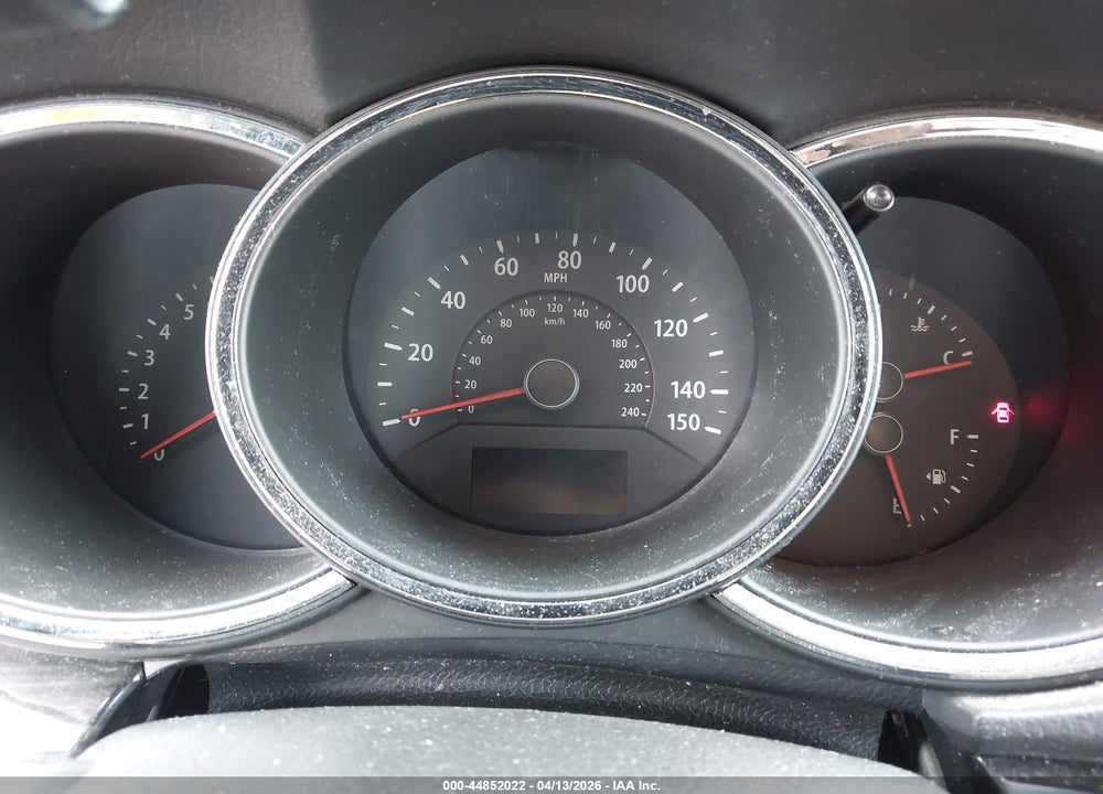 2013 KIA SORENTO LX VIN: 5XYKT4A16DG418352