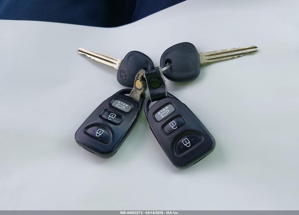 2013 HYUNDAI ELANTRA GLS VIN: 5NPDH4AE2DH255110