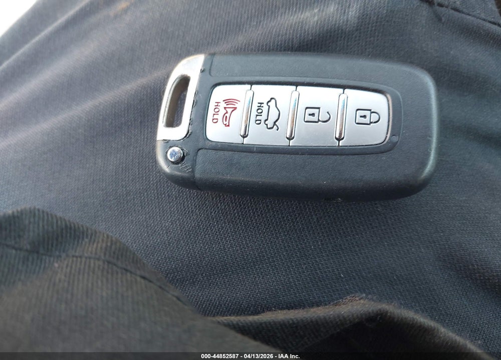 2015 HYUNDAI SONATA HYBRID LIMITED VIN: KMHEC4A44FA127497