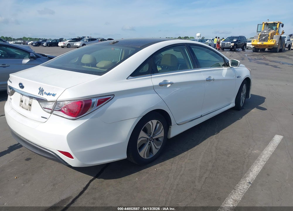 2015 HYUNDAI SONATA HYBRID LIMITED VIN: KMHEC4A44FA127497