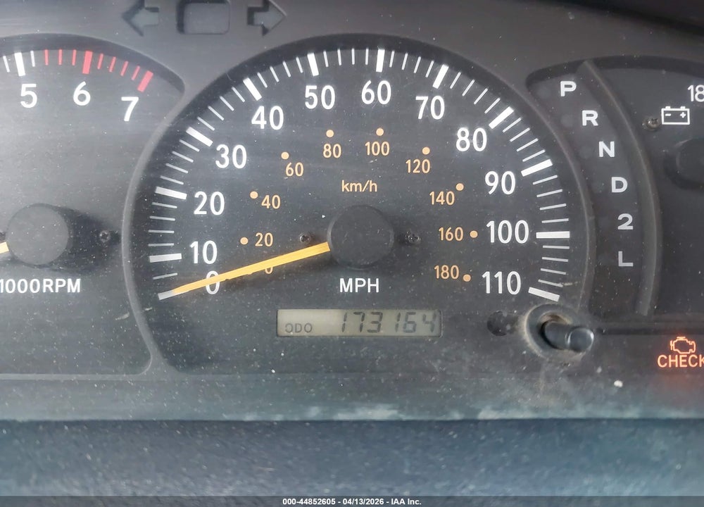 2000 TOYOTA TUNDRA SR5 V8 VIN: 5TBRT3419YS038508