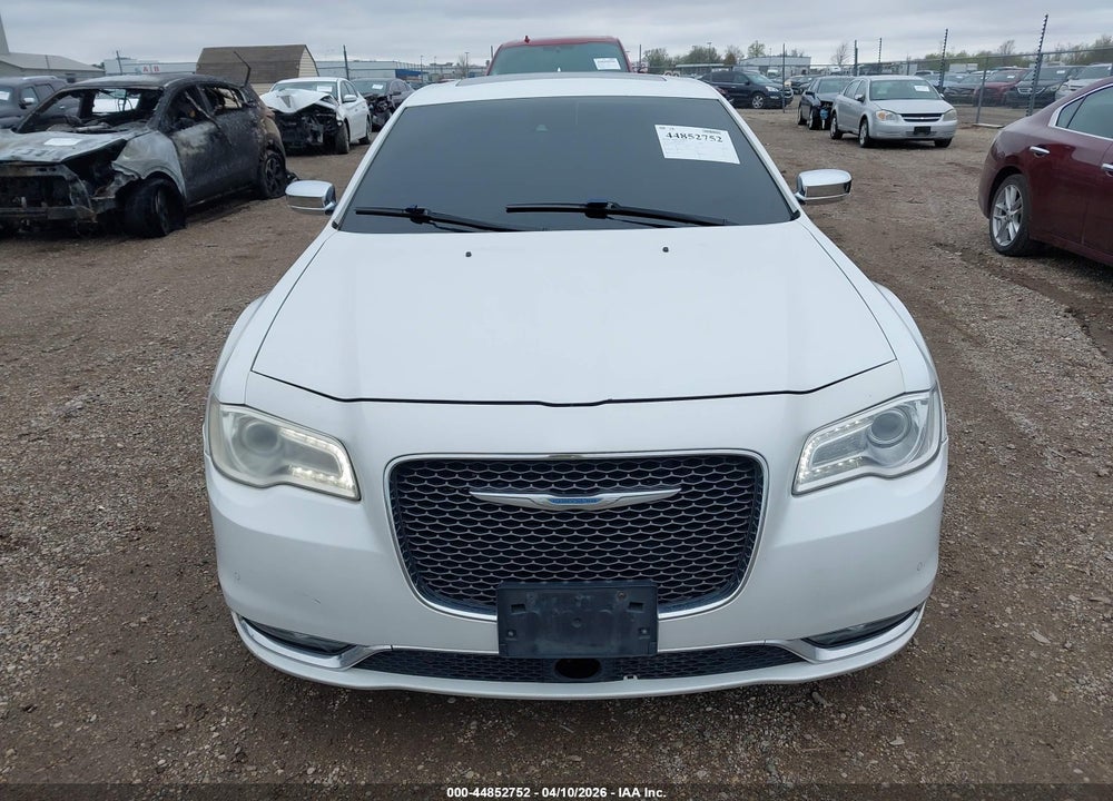 2016 CHRYSLER 300C VIN: 2C3CCAET1GH165675