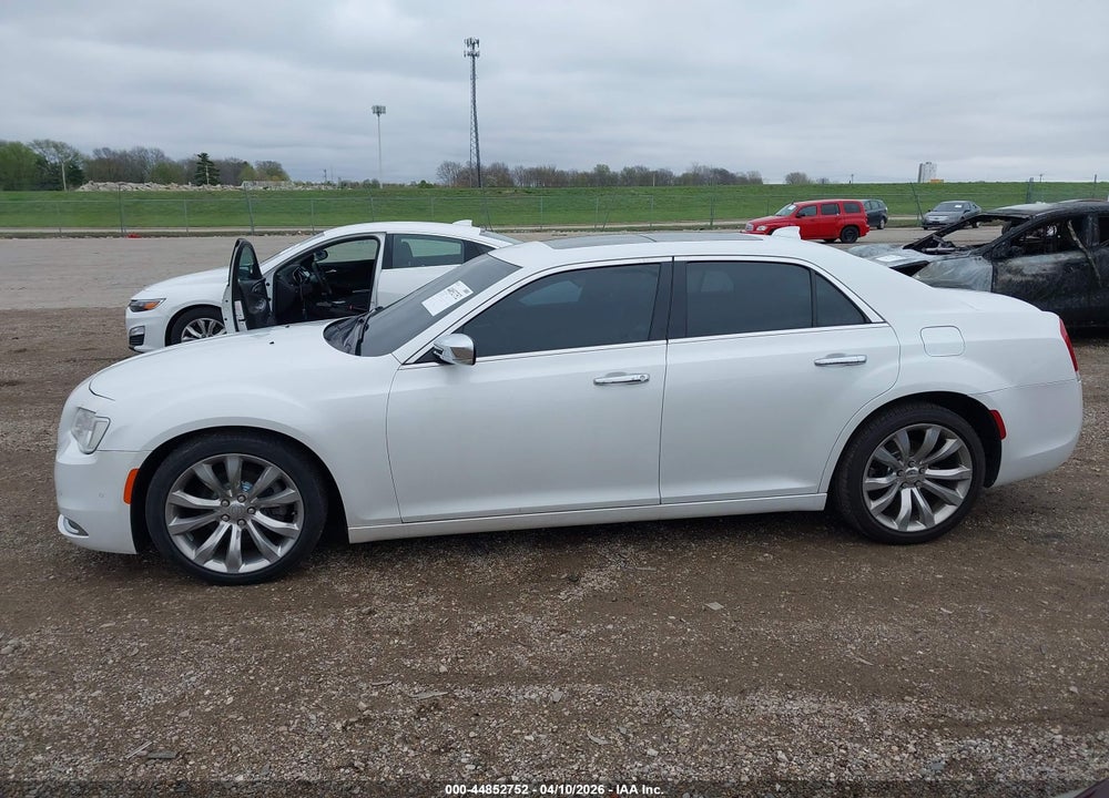 2016 CHRYSLER 300C VIN: 2C3CCAET1GH165675