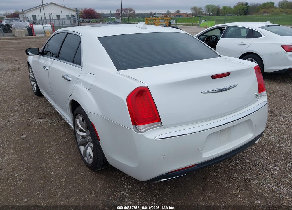 2016 CHRYSLER 300C VIN: 2C3CCAET1GH165675