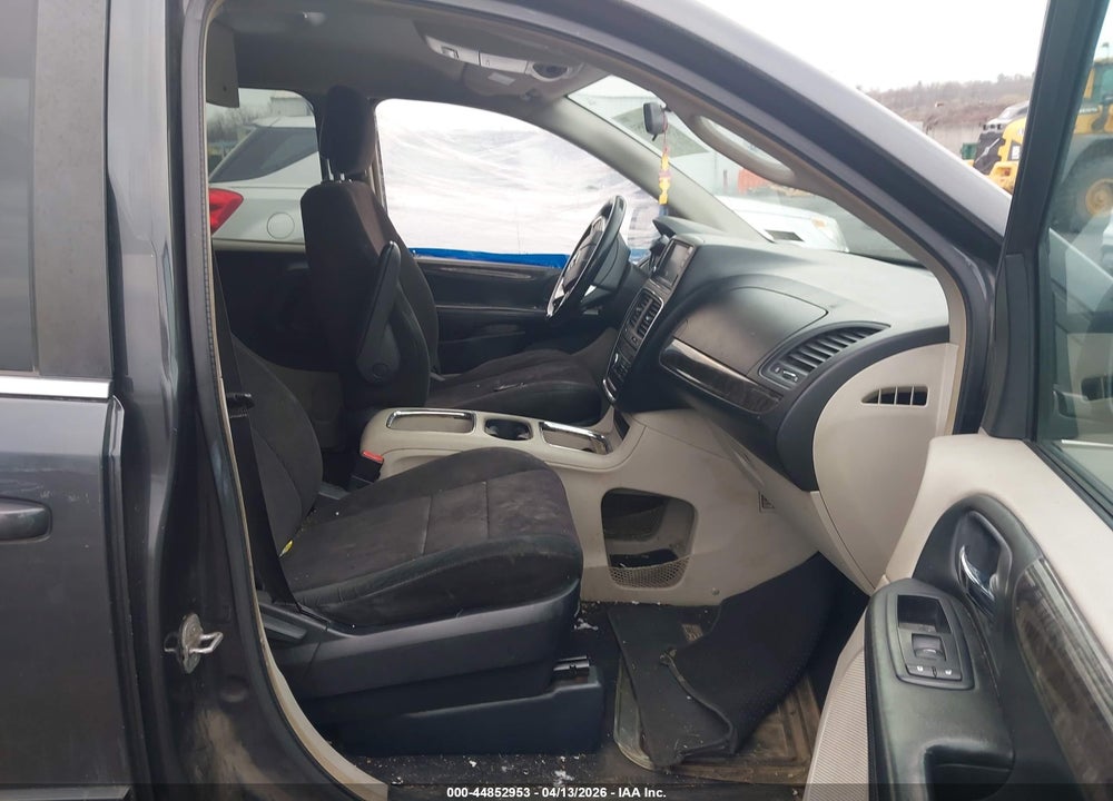 2011 DODGE GRAND CARAVAN CREW VIN: 2D4RN5DG6BR751659