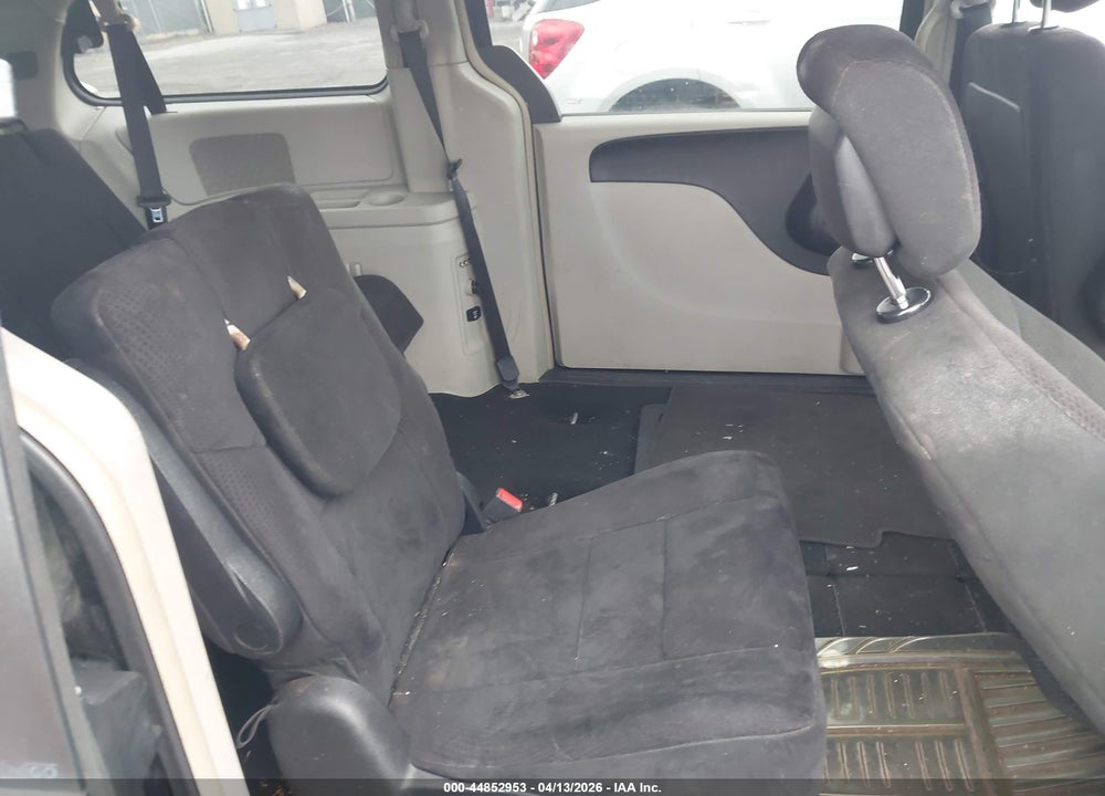 2011 DODGE GRAND CARAVAN CREW VIN: 2D4RN5DG6BR751659