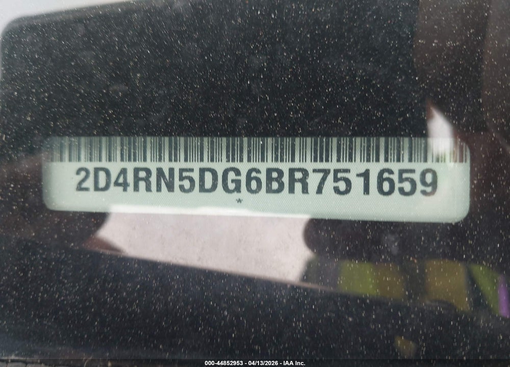 2011 DODGE GRAND CARAVAN CREW VIN: 2D4RN5DG6BR751659