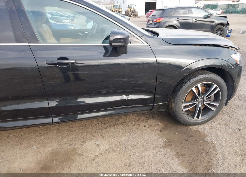 2019 VOLVO XC60 T6 MOMENTUM VIN: LYVA22RK0KB237382