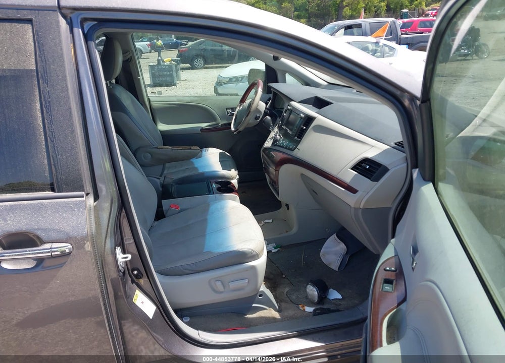 2013 TOYOTA SIENNA LIMITED V6 7 PASSENGER VIN: 5TDYK3DC0DS373898
