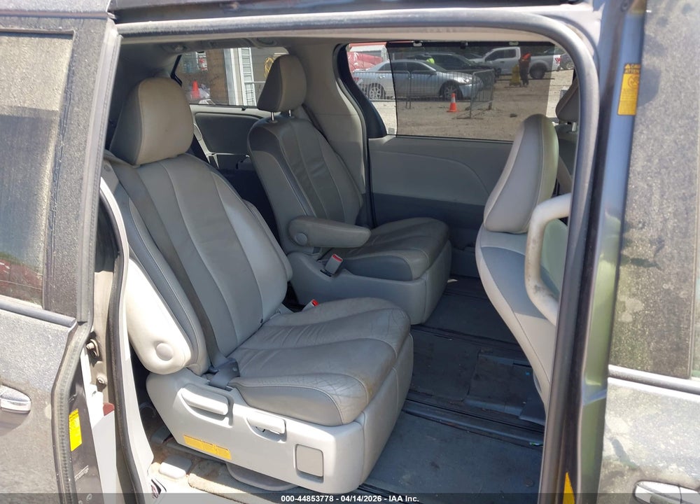 2013 TOYOTA SIENNA LIMITED V6 7 PASSENGER VIN: 5TDYK3DC0DS373898