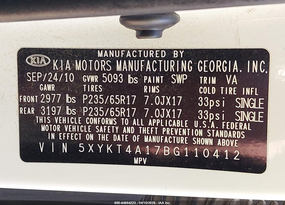 2011 KIA SORENTO LX VIN: 5XYKT4A17BG110412