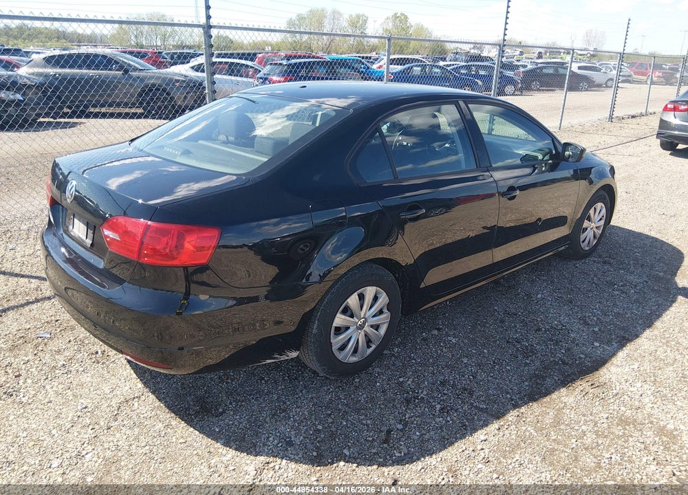 2014 VOLKSWAGEN JETTA 2.0L S VIN: 3VW2K7AJ4EM373921
