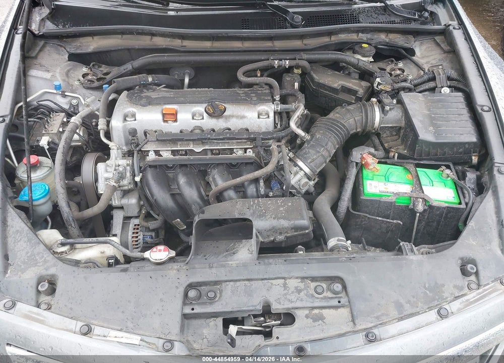 2011 HONDA ACCORD 2.4 EX-L VIN: 1HGCS1B82BA013556