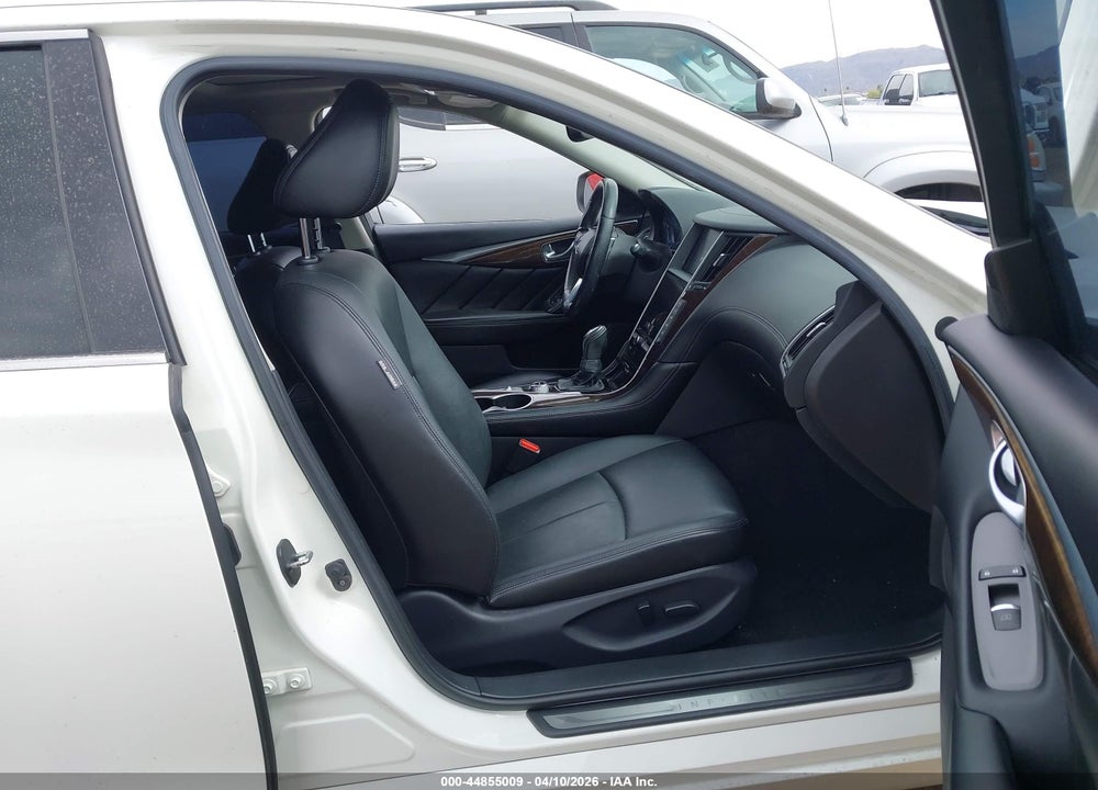 2018 INFINITI Q50 3.0T LUXE VIN: JN1EV7AP3JM590302