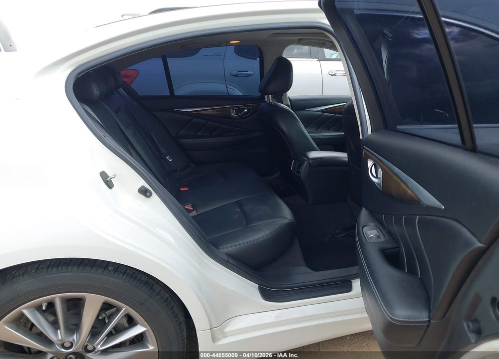 2018 INFINITI Q50 3.0T LUXE VIN: JN1EV7AP3JM590302