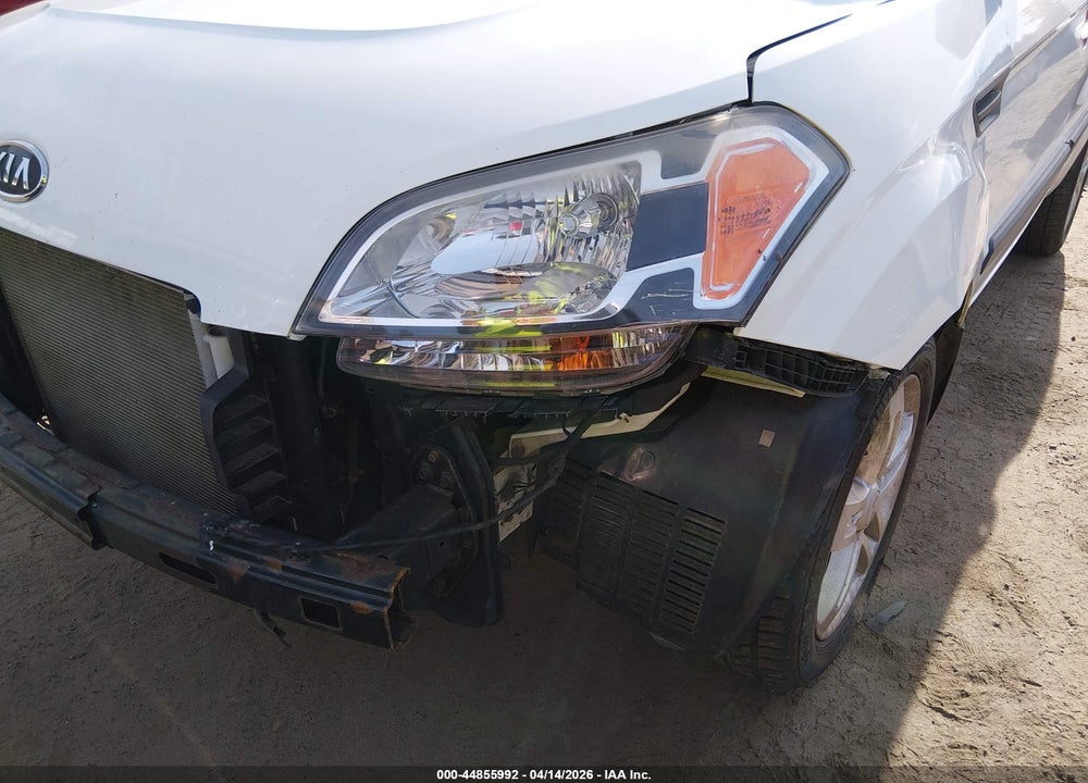 2011 KIA SOUL + VIN: KNDJT2A29B7343794