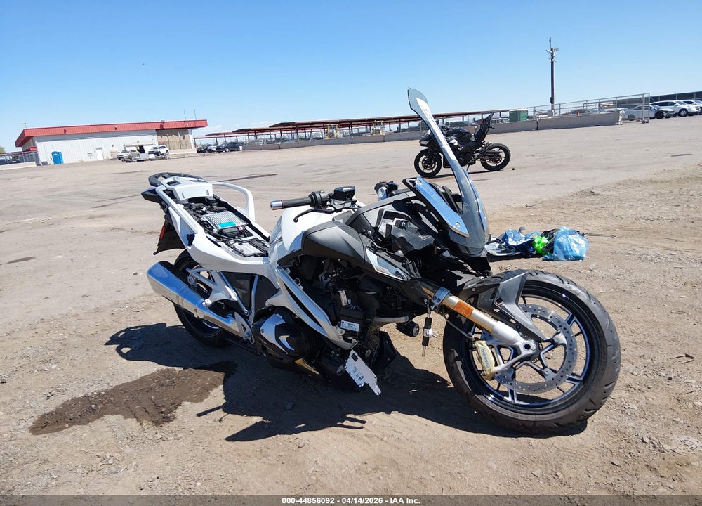 2022 BMW R 1250 RT VIN: WB10L0306N6F91684