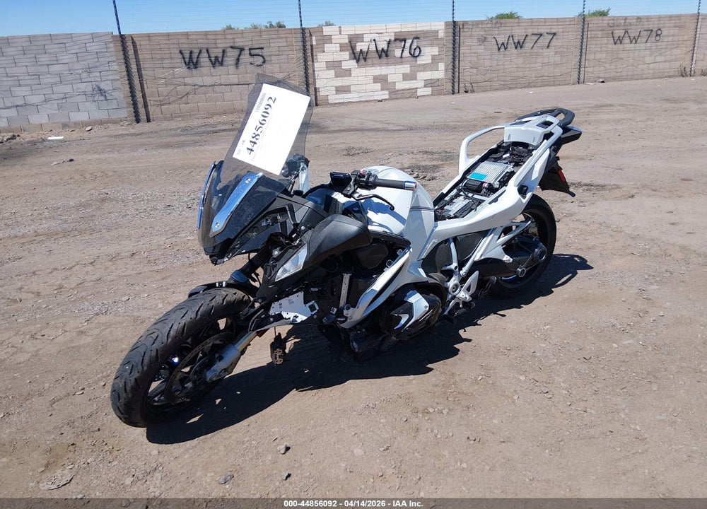 2022 BMW R 1250 RT VIN: WB10L0306N6F91684