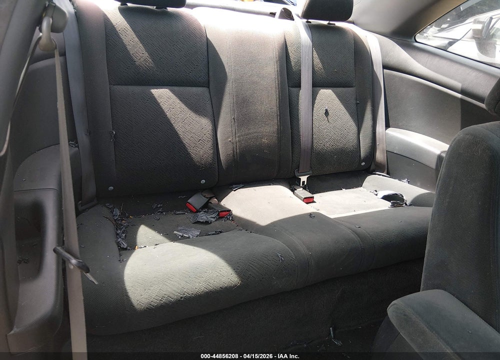 2005 HONDA CIVIC LX VIN: 1HGEM21525L074527