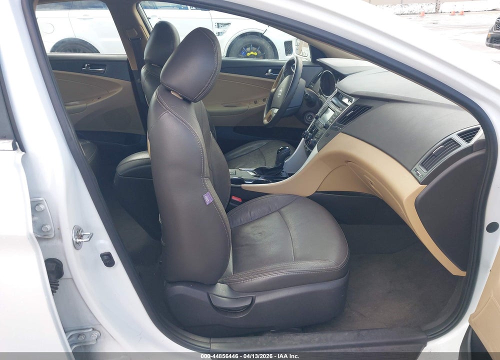 2014 HYUNDAI SONATA GLS VIN: 5NPEB4AC4EH933667