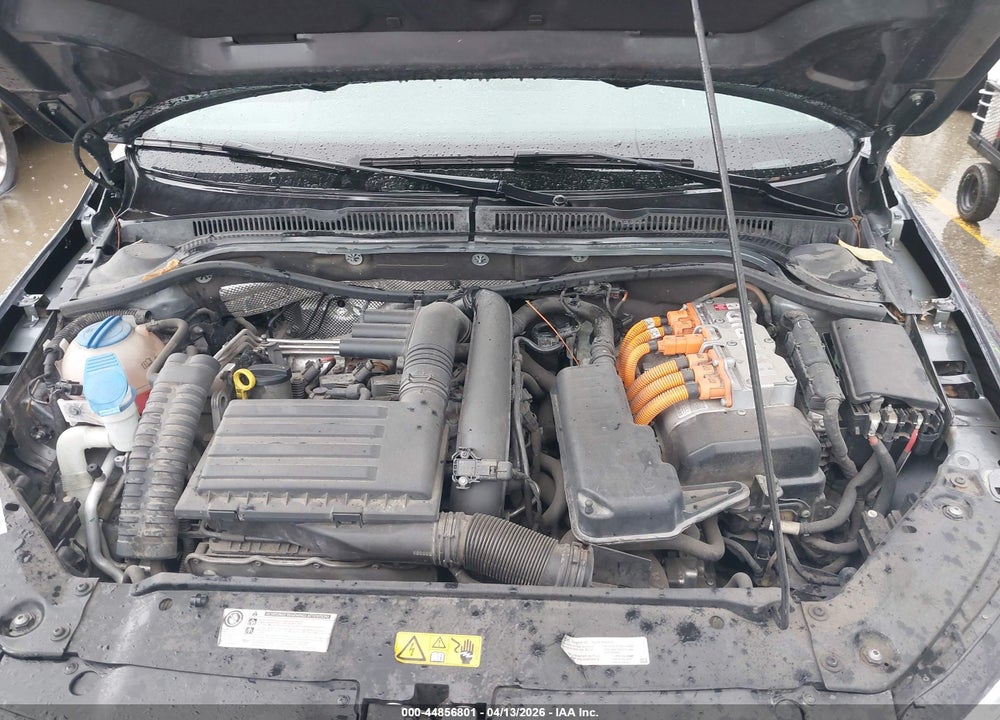 2013 VOLKSWAGEN JETTA HYBRID SEL VIN: 3VW637AJ0DM298633