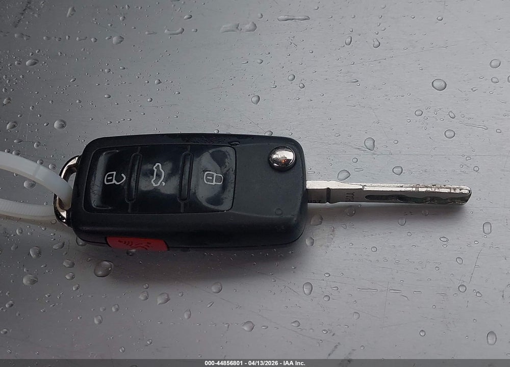 2013 VOLKSWAGEN JETTA HYBRID SEL VIN: 3VW637AJ0DM298633