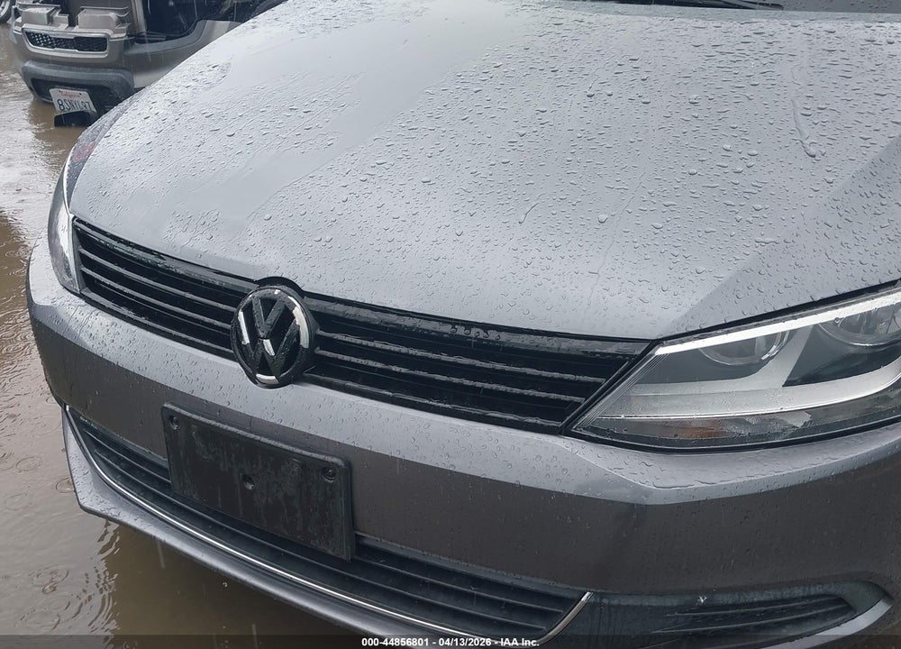 2013 VOLKSWAGEN JETTA HYBRID SEL VIN: 3VW637AJ0DM298633