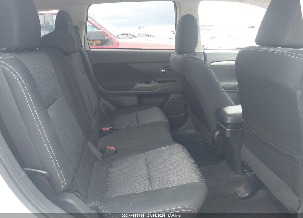 2016 MITSUBISHI OUTLANDER SE VIN: JA4AD3A36GZ009904
