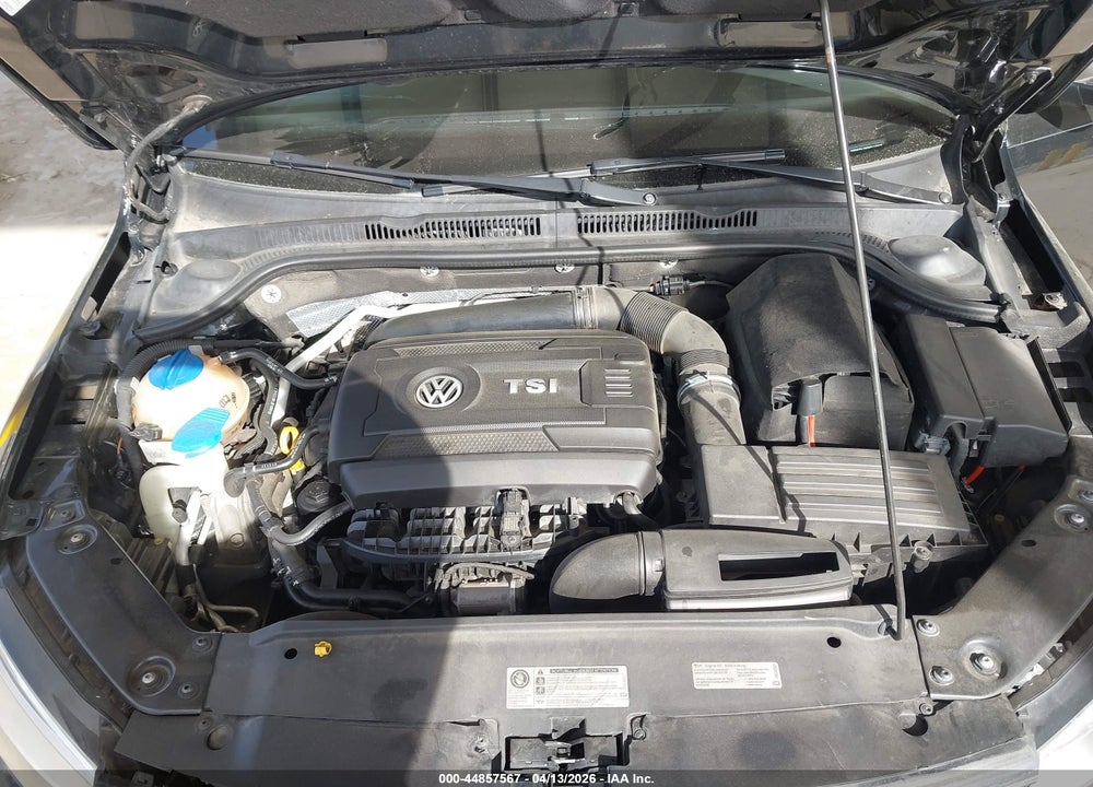 2015 VOLKSWAGEN JETTA 1.8T SE VIN: 3VWD07AJ9FM214635