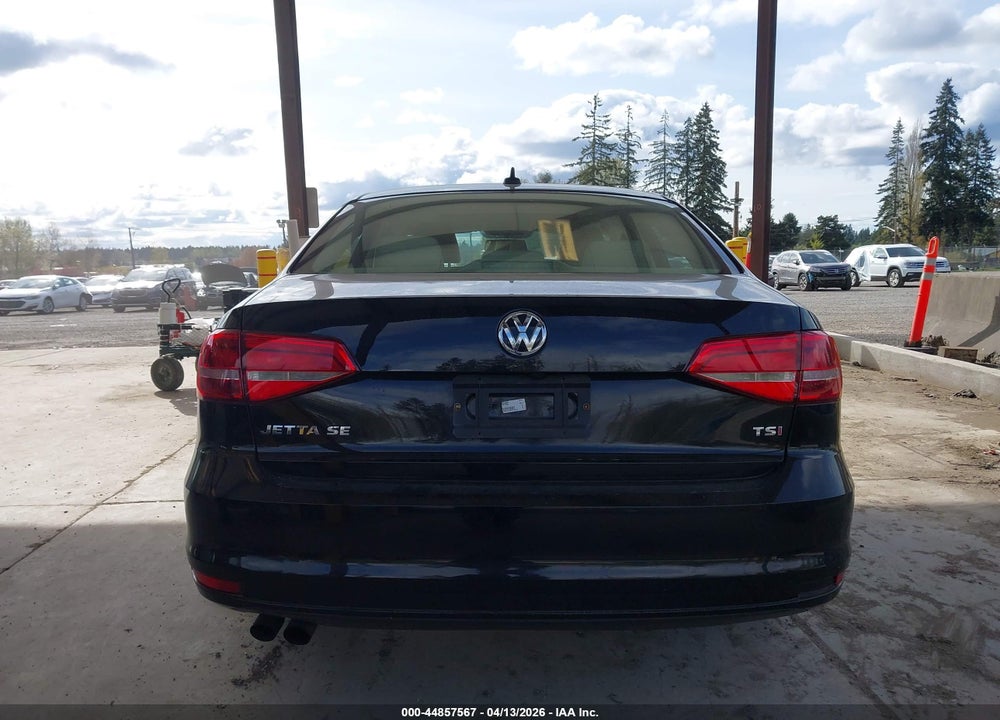 2015 VOLKSWAGEN JETTA 1.8T SE VIN: 3VWD07AJ9FM214635