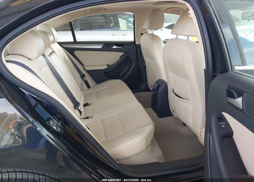 2015 VOLKSWAGEN JETTA 1.8T SE VIN: 3VWD07AJ9FM214635