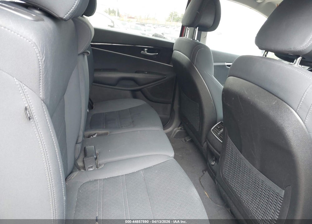 2016 KIA SORENTO 2.4L LX VIN: 5XYPGDA34GG087089
