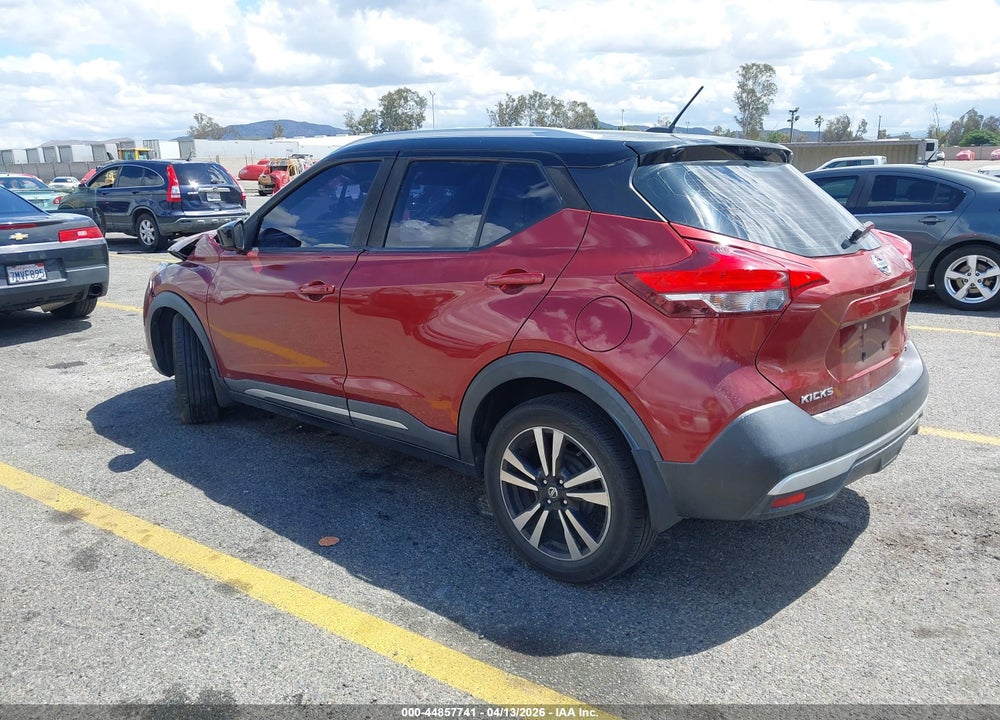 2018 NISSAN KICKS SV VIN: 3N1CP5CU5JL525731