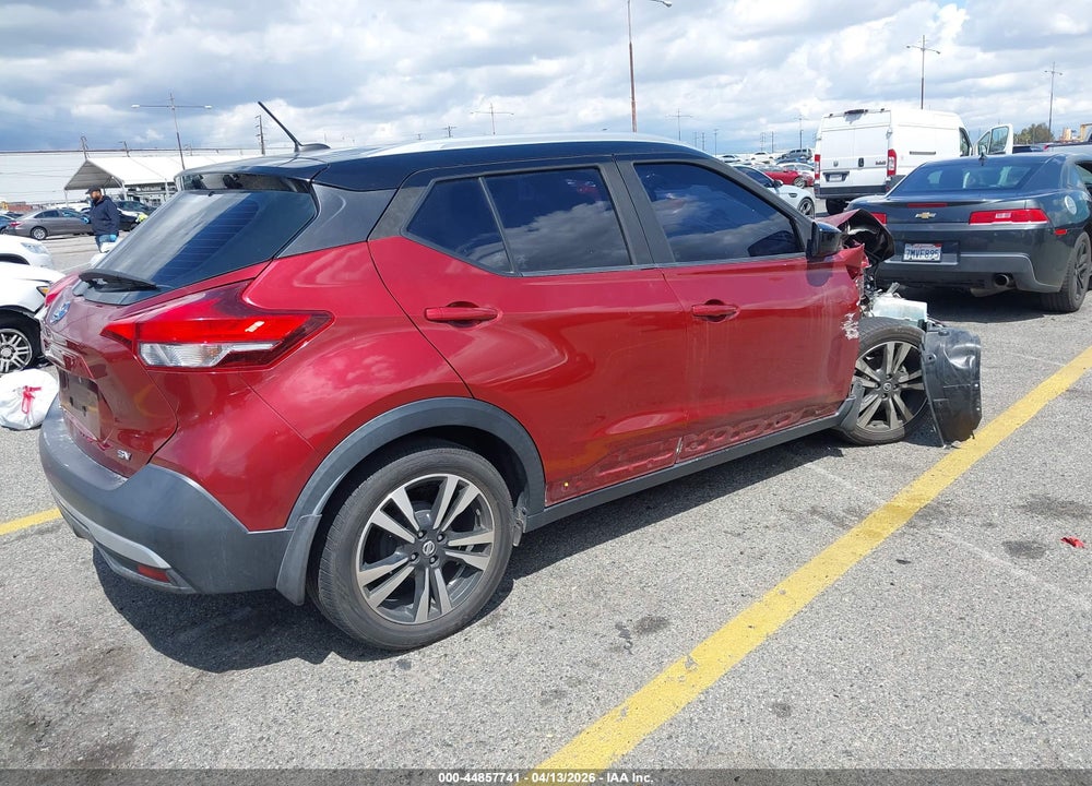 2018 NISSAN KICKS SV VIN: 3N1CP5CU5JL525731