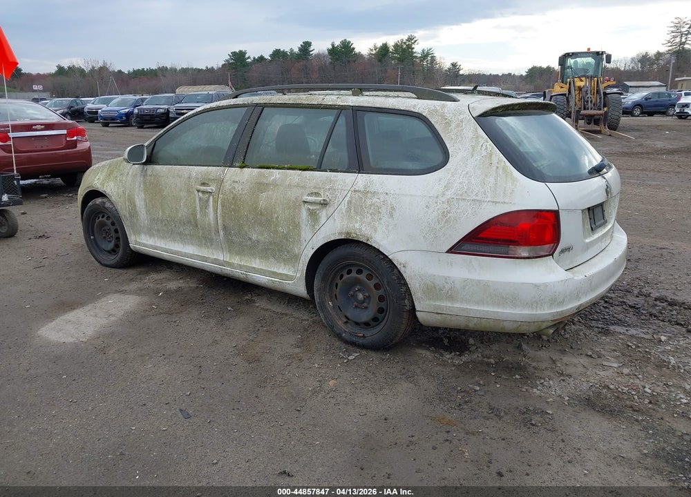 2013 VOLKSWAGEN JETTA SPORTWAGEN 2.5L S VIN: 3VWKP7AJ9DM639272