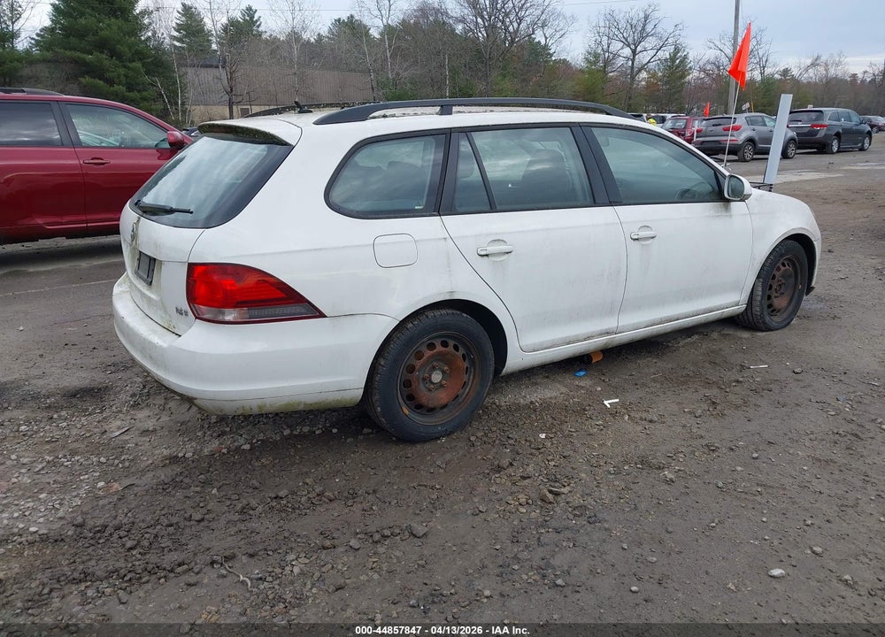 2013 VOLKSWAGEN JETTA SPORTWAGEN 2.5L S VIN: 3VWKP7AJ9DM639272