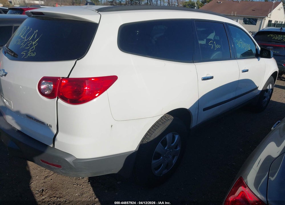 2012 CHEVROLET TRAVERSE LS VIN: 1GNKRFED1CJ409322