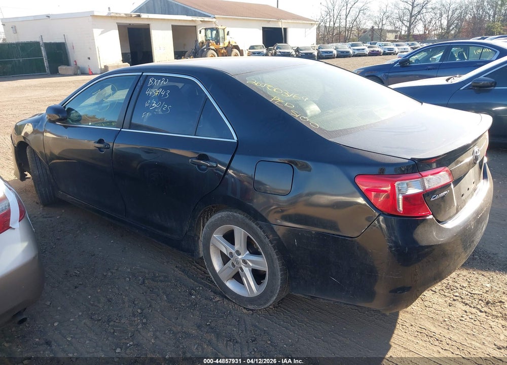 2014 TOYOTA CAMRY SE VIN: 4T1BF1FK1EU325077