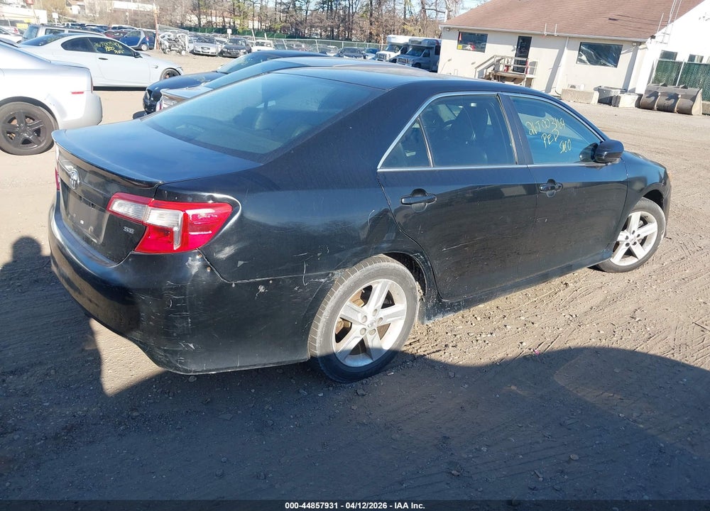 2014 TOYOTA CAMRY SE VIN: 4T1BF1FK1EU325077