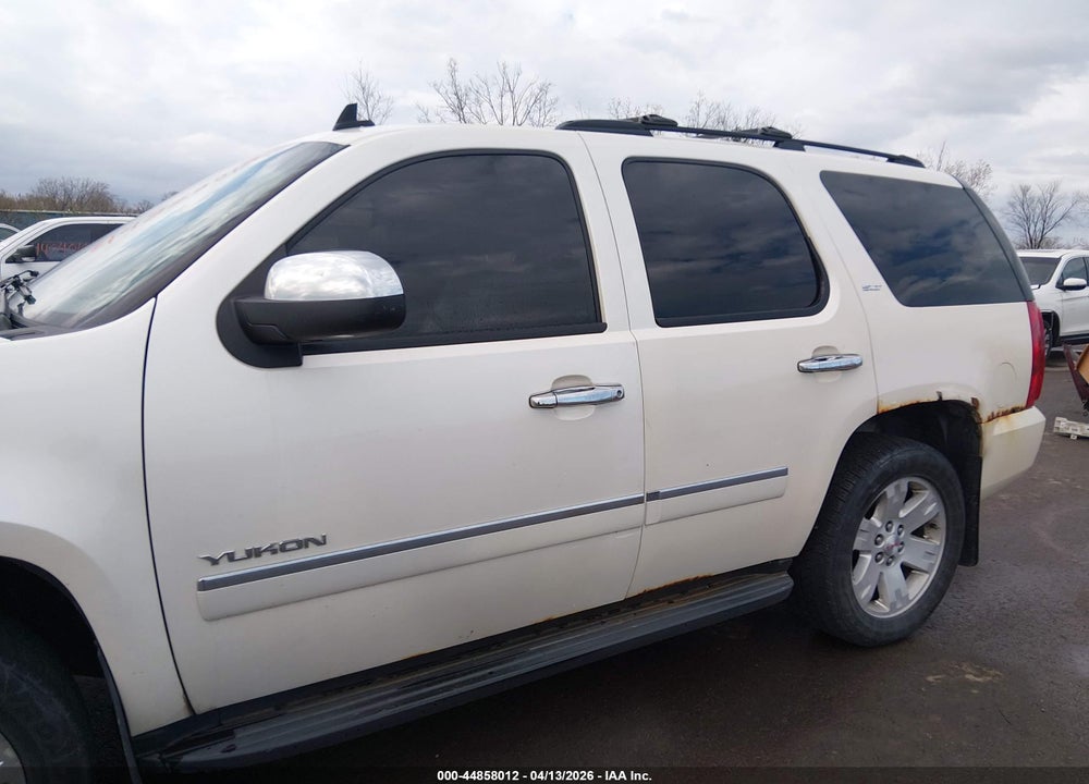 2010 GMC YUKON SLT VIN: 1GKUKCE08AR136853