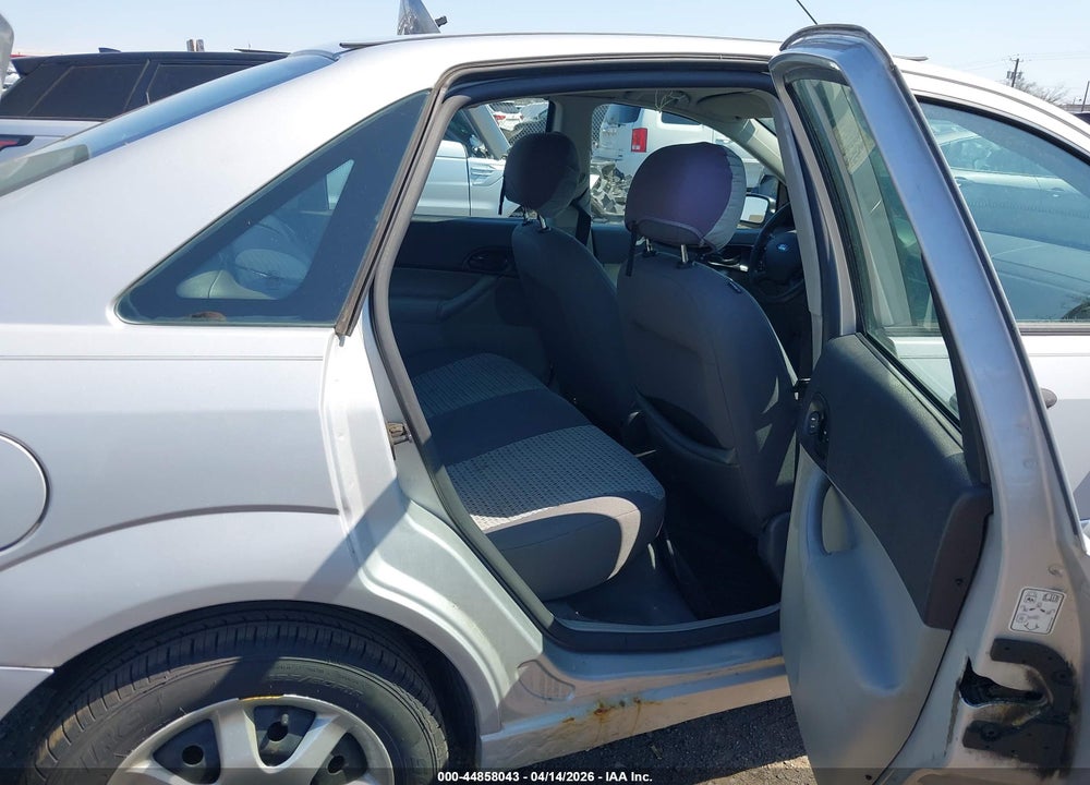 2007 FORD FOCUS S/SE/SES VIN: 1FAHP34N47W244303