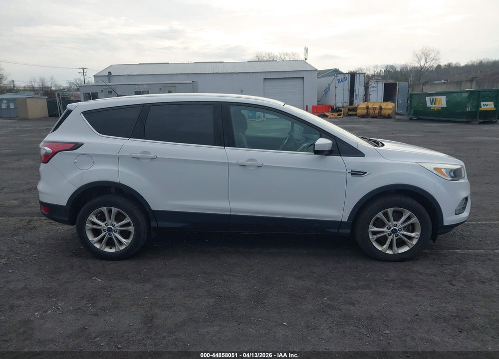 2017 FORD ESCAPE SE VIN: 1FMCU9G94HUB08552