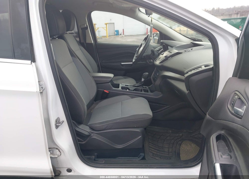 2017 FORD ESCAPE SE VIN: 1FMCU9G94HUB08552