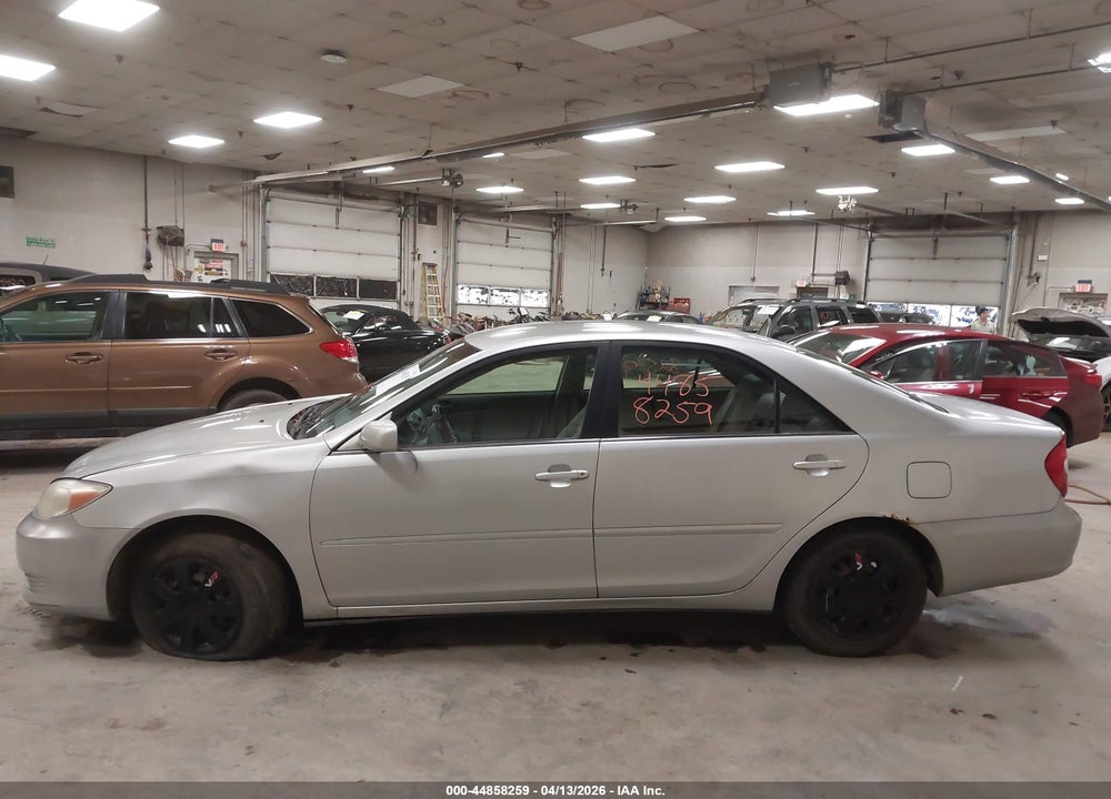 2002 TOYOTA CAMRY LE VIN: JTDBE32K220084917