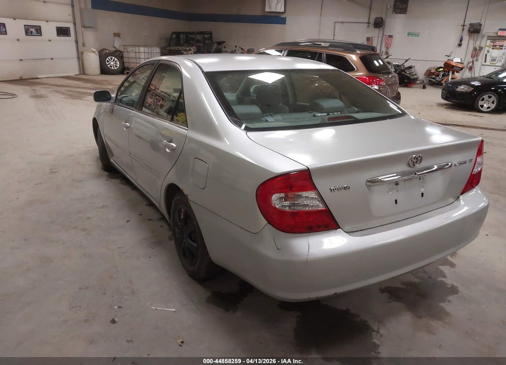 2002 TOYOTA CAMRY LE VIN: JTDBE32K220084917