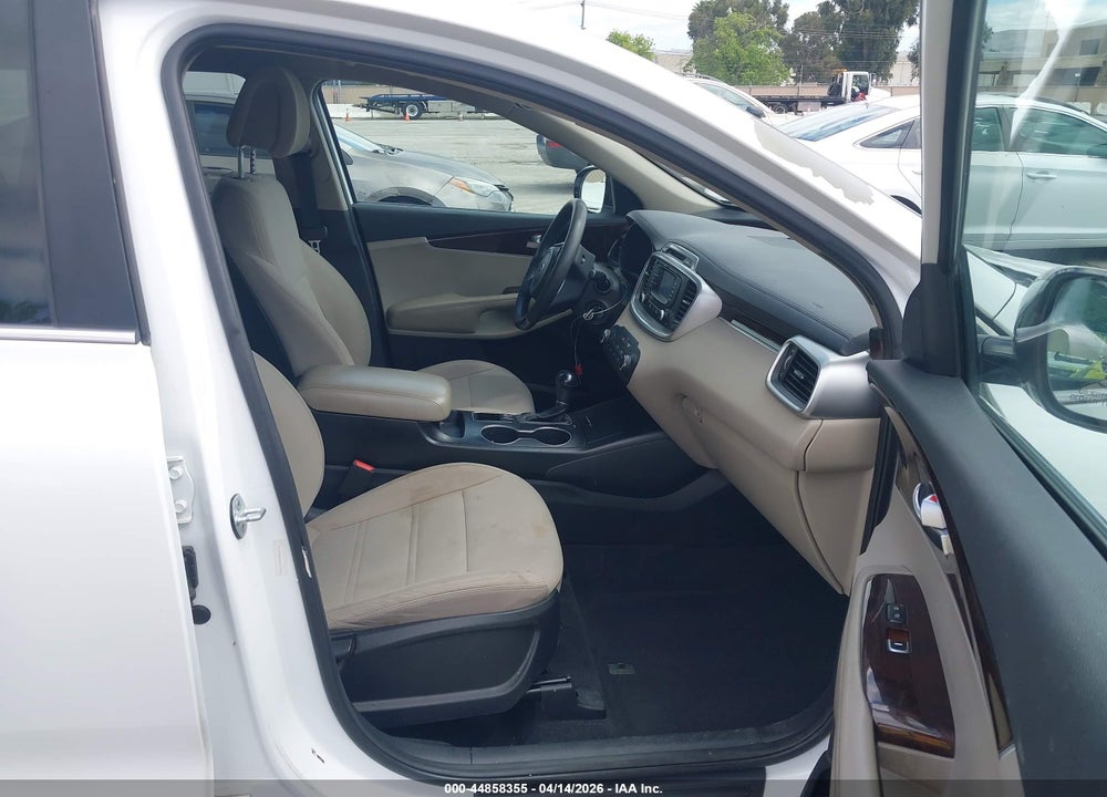 2016 KIA SORENTO 3.3L LX VIN: 5XYPGDA51GG173994